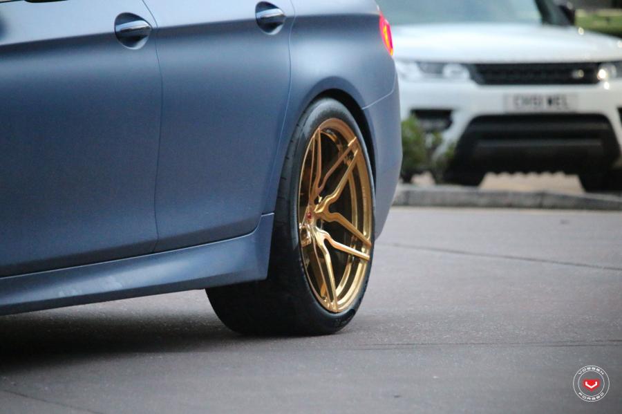 Детали экстерьера BMW M5 on Vossen Wheels (HC-2) 2019 года  (фото 4 из 19)